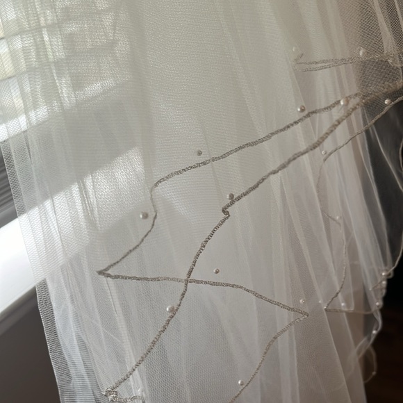 New Ivory Wedding Veil. - Picture 4 of 5